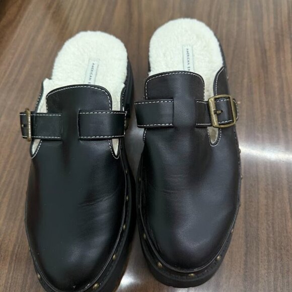 American Eagle Black Sherpa Lined Studded Clogs - Picture 3 of 8